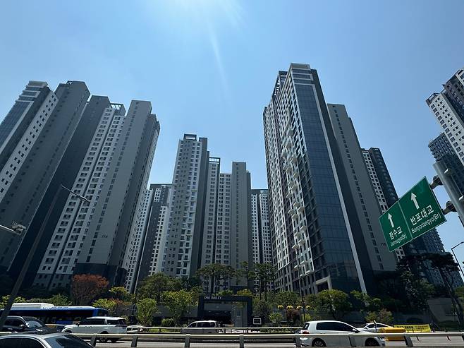 서울 서초구 반포동 ‘래미안 원베일리’ 전경. /조선일보DB