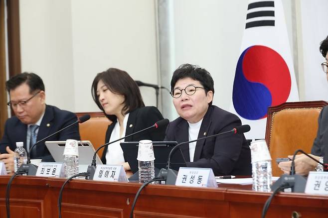 임이자 국민의힘 비상대책위원이 24일 국회에서 열린 비상대책위원회의에서 발언을 하고 있다. 사진=박범준 기자