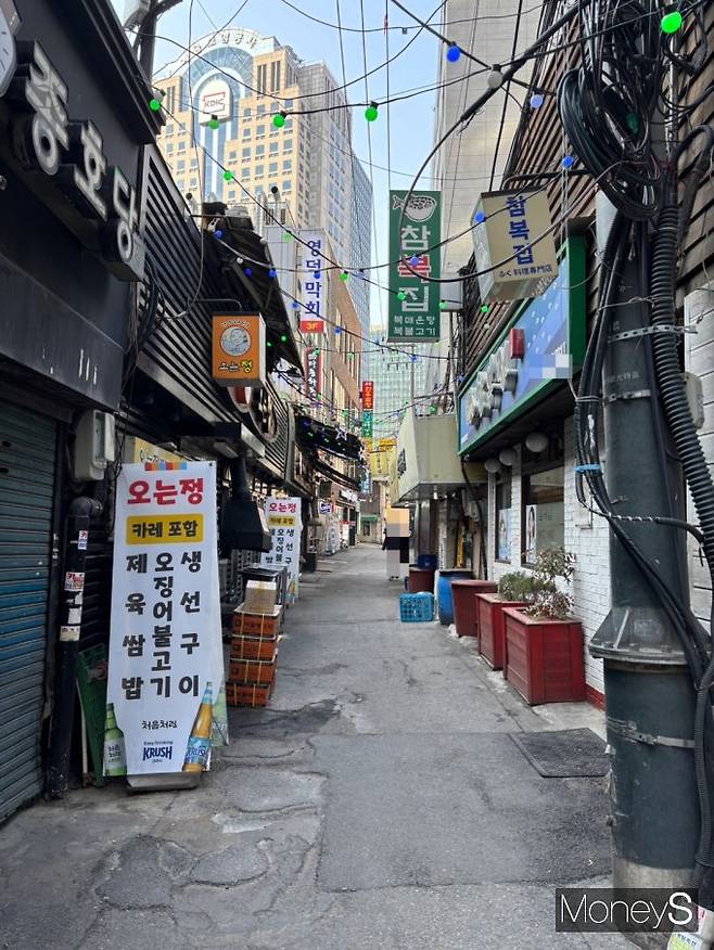 젊은 세대 사이에서 노포가 관심을 모으고 있다. 사진은 서울 중구에 위치한 노포 식당 골목. /사진= 박은서 기자