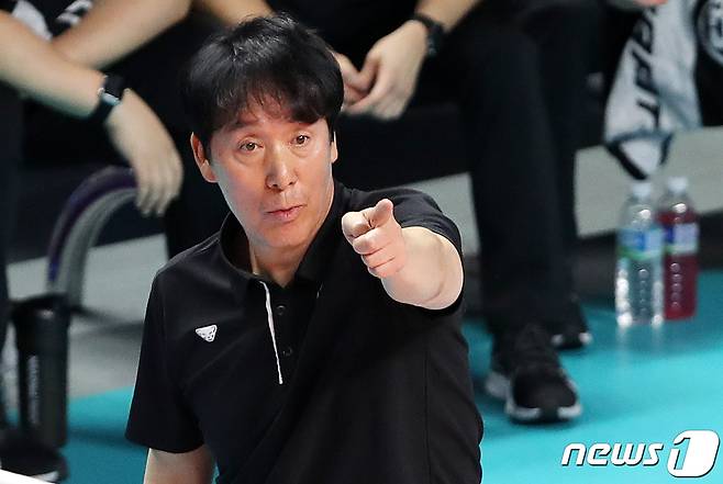 우리카드 감독 시절의 신영철 감독. 2023.12.27/뉴스1 ⓒ News1 이승배 기자