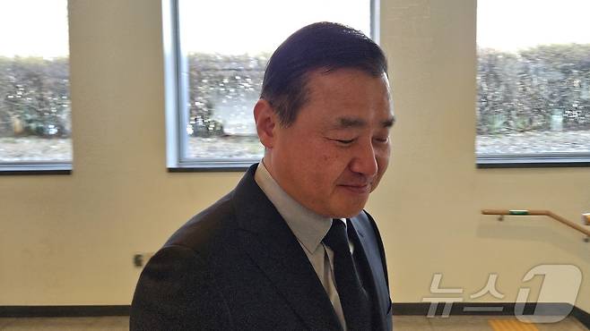 노태문 삼성전자 MX사업부장(사장)이 26일 삼성서울병원에 마련된 고(故) 한종희 삼성전자 부회장의 빈소를 찾아 조문했다(공동취재). 2025.3.26/뉴스1 ⓒ News1 박주평 기자