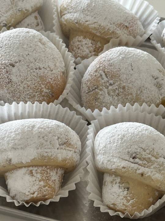 담백하면서도 깊은 맛이 어린아이들에게는 색다른 간식으로, 어르신들에게는 건강한 먹거리로 사랑받으며 전 세대의 입맛을 사로잡고 있는 양송이빵. 조정호 기자