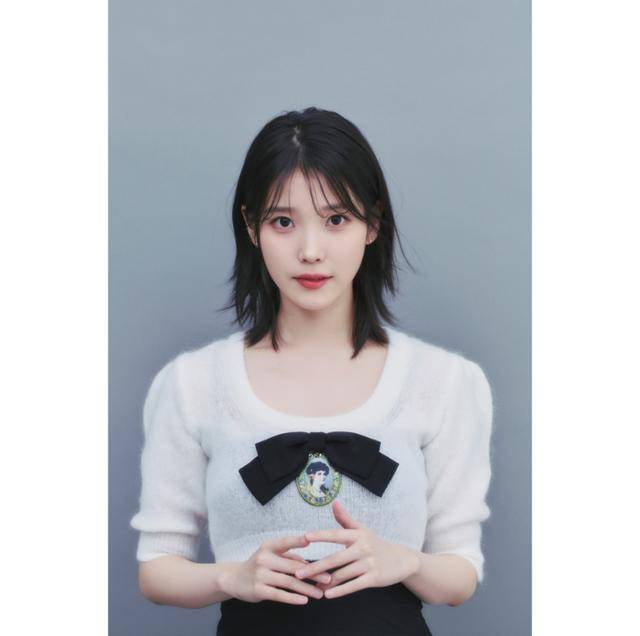 가수 겸 배우 아이유가 산불 피해 지원에 나섰다. 이담엔터테인먼트 제공