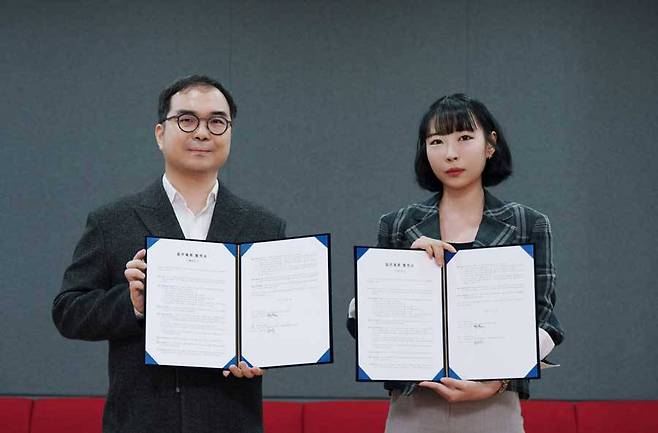 김태훈 딥핑소스 대표(왼쪽)와 이지현 시즐 대표(오른쪽) / 출처=딥핑소스