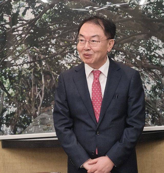 [서울=뉴시스] 한미사이언스 김재교 대표이사가 기자들과 만나 발언했다. 2025.03.26. photo@newsis.com *재판매 및 DB 금지