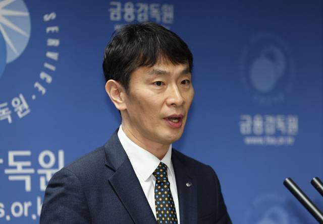 ▲이복현 금융감독원장이 지난 19일 금융감독원 출입기자단 간담회에서 발언하고 있다. ⓒ연합뉴스