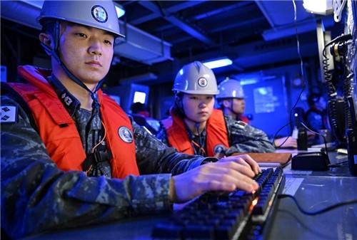 2함대 호위함 대전함 전투지휘실 [해군 제공. DB 및 재판매 금지]