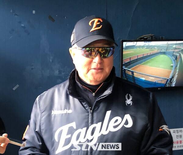 27일 경기 전 취재진을 만난 한화 이글스 김경문 감독. 잠실=사진┃이형주 기자