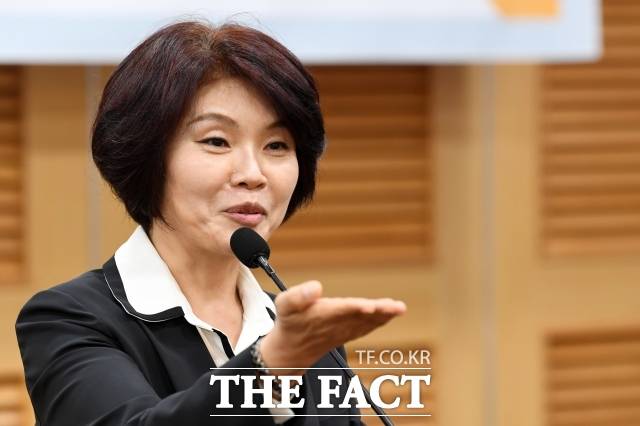 한정애 민주당 의원은 지난 24일 외통위 전체회의에서 심 씨가 자격 요건 미달 상태에서 국립외교원 기간제 연구원으로 채용돼 일했고, 퇴사 이후 외교부 공무직까지 합격했다고 주장했다. /남용희 기자