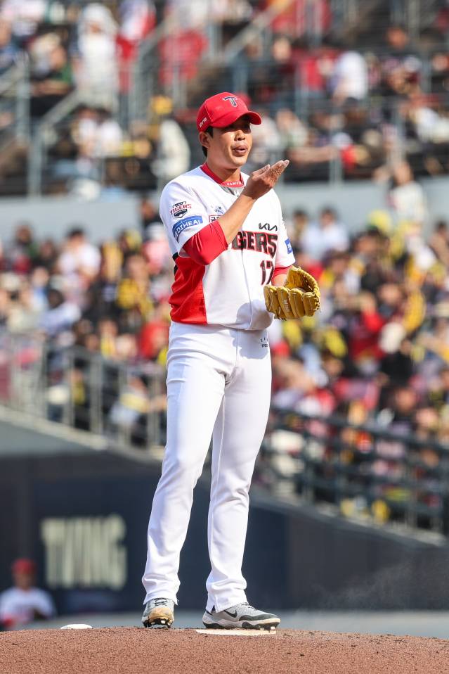 2025시즌 초반 심각한 부진에 빠진 사이드암스로 임기영. KIA 제공