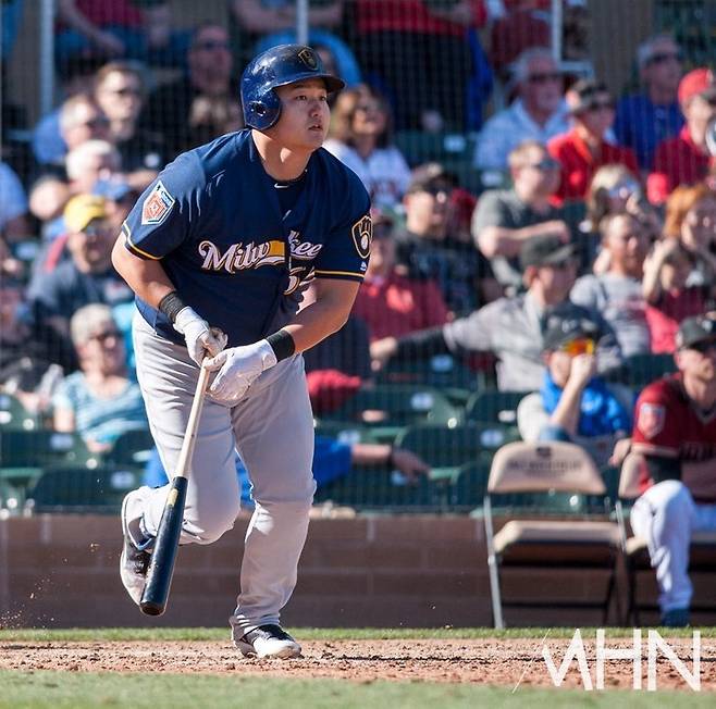 (지난 2018년 밀워키 소속의 최지만이 스프링캠프에서 애리조나를 상대로 원정경기를 펼치고 있다)