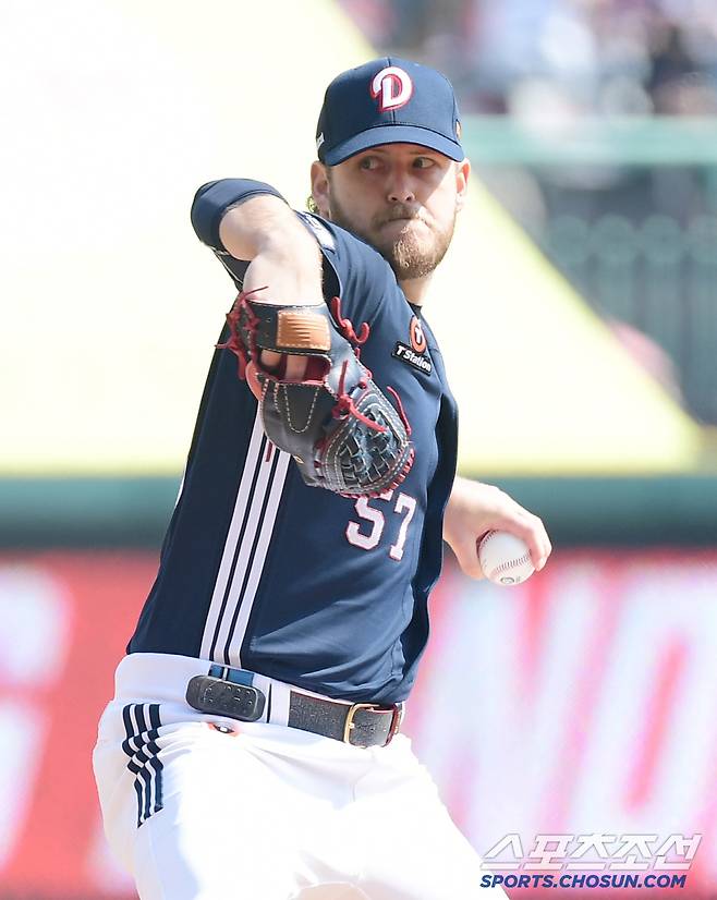 22일 인천 SSG랜더스필드에서 KBO리그 개막전 SSG와 두산의 경기가 열렸다. 선발 투구하는 두산 콜어빈. 인천=송정헌 기자songs@sportschosun.com/2025.03.22/