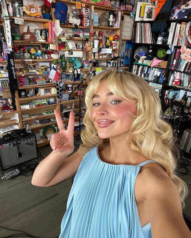 인스타그램 @sabrinacarpenter