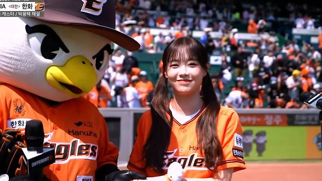 1743153439880-789hupqramn.webp.ren.jpg 방송인 츄+유튜버 매직박 함께 침착맨 팟캐스트 컨텐츠 찍었다고 함