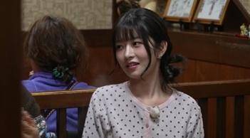 그룹 아이브 레이가 첫 정산금을 부모님에게 모두 드렸다는 고백으로 놀라움을 자아냈다.MBN·채널S 제공