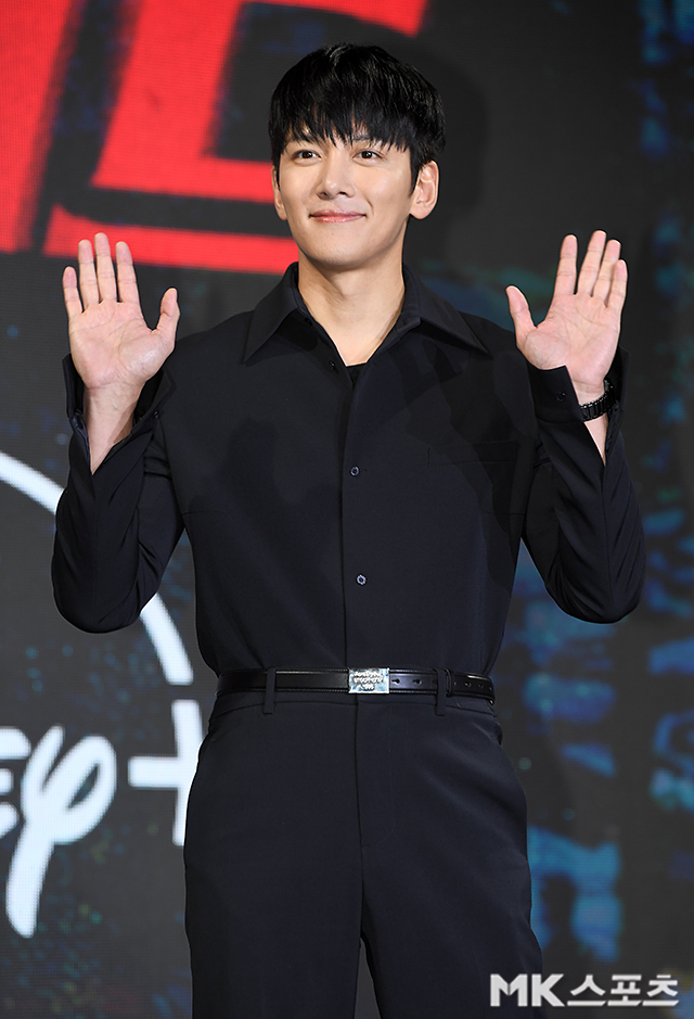 희망브리지 전국재해구호협회(회장 송필호)는 배우 지창욱이 경북·경남·울산 등 산불 피해 복구와 소방관 지원을 위해 1억 원을 기부했다고 28일 밝혔다. / 사진 = 천정환 기자