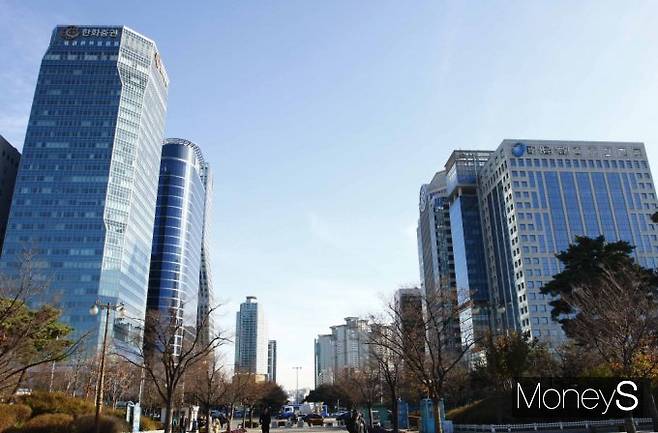 대신증권과 미래에셋증권은 실적에 따른 희비가 선명했다. 사진은 여의도 증권가./사진=머니S