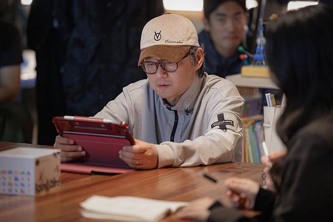 ENA 드라마 ‘라이딩 인생’을 연출한 김철규 감독. 사진 스튜디오 지니