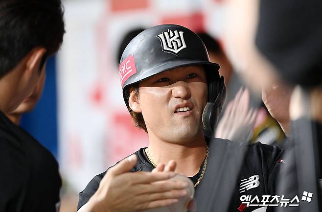 KT 위즈 내야수 김상수가  28일 부산 사직야구장에서 열린 2025 신한 SOL Bank KBO리그 롯데와의 팀 간 1차전에서 결승타를 쳐냈다. 사진 엑스포츠뉴스 DB