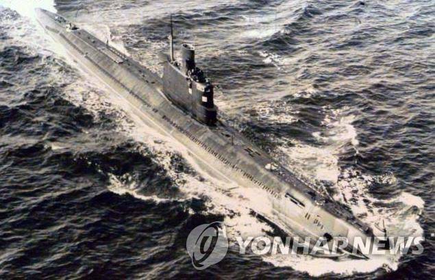 러시아 잠수함 <저작권자 ⓒ 2004 연합뉴스. 무단전재-재배포 금지.>