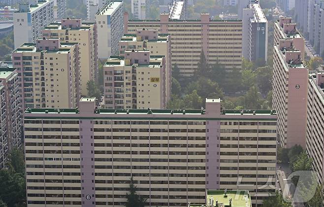 사진은 이날 서울 여의도 삼부아파트 단지의 모습. 2024.10.16/뉴스1 ⓒ News1 이재명 기자