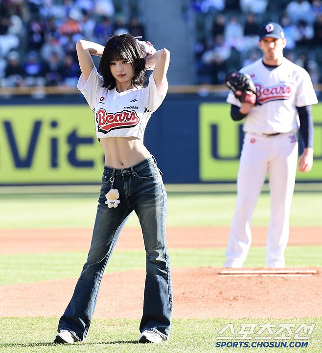 시구하는 아현.