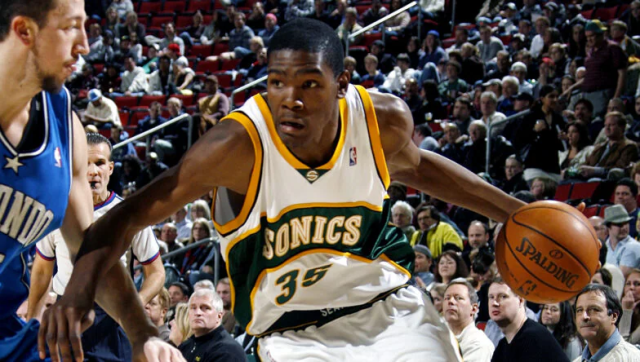 과거 시애틀 슈퍼소닉스에서 활약했던 케빈 듀란트. /NBA 제공