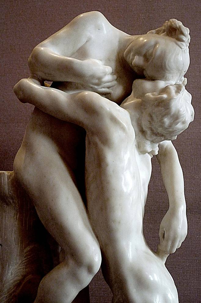 카미유 클로델, 베르툼누스와 포모나(사쿤달라의 대리석 버전) [Rodin museum] 카미유는 고대 인도 시인 칼리다사의 희곡을 참고해 <사쿤달라>를 빚었다. 남자는 무릎을 꿇은 채 여자를 끌어안고 있다. 여자는 이제야 안심이 되는 듯 힘을 뺀 채 남자에게 몸을 기댄다. 이는 카미유가 꿈꾼 본인과 로댕 사이의 관계가 아니었을지. 로댕의 <입맞춤> 속 남녀 모습과는 다소 다른 구도인 작품이다.