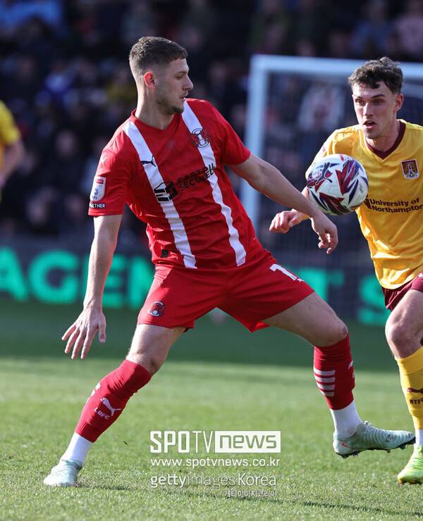 ▲ 토트넘 홋스퍼 출신 유망주로 3부 리그 레이턴 오리엔트에서 임대 생활을 하며 경험을 쌓고 있는 공격수 제이미 돈리.