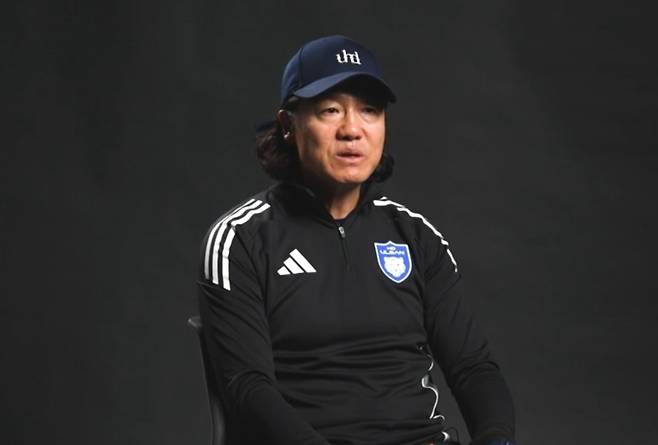 클럽 월드컵 참가를 앞두고 FIFA와 인터뷰 한 김판곤 울산 감독. [FIFA 인텀뷰 영상 캡처. 재판매 및 DB 금지]