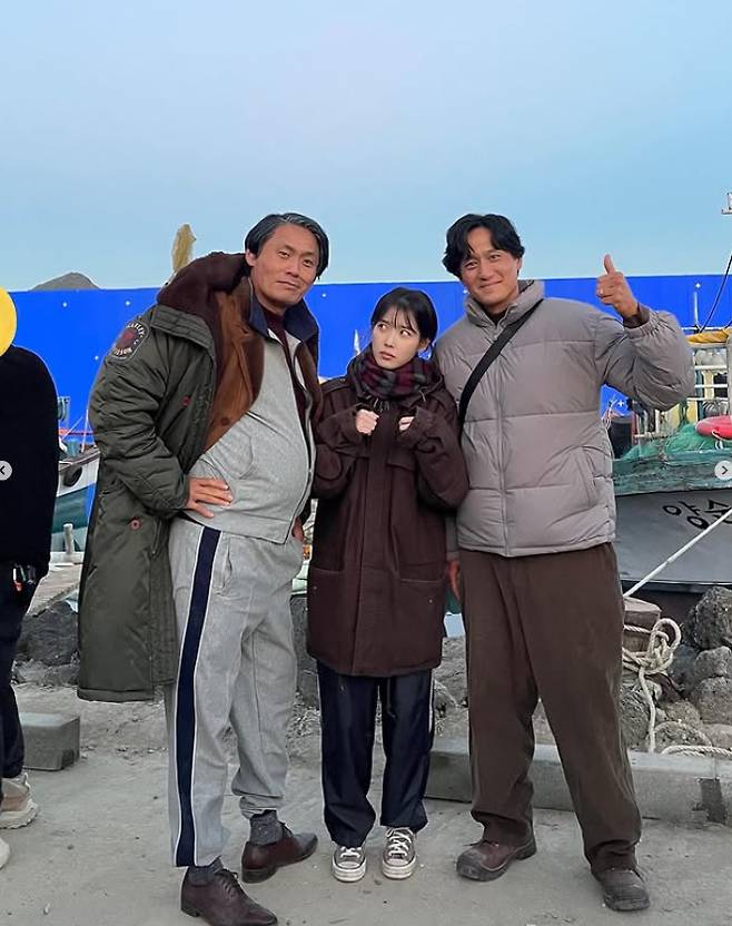 최대훈, 아이유, 박해준.   사진 | 아이유 SNS