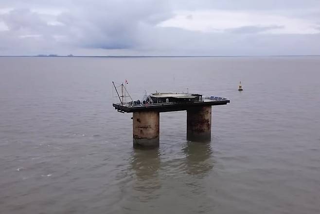 영국 입스위치 앞바다에 있는 시랜드 공국. 농구 코트 2개 정도의 면적이다. /시랜드 공국