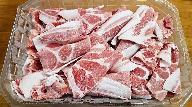 20250329_222602.jpg 냉이 된장찌개에 냉동목심