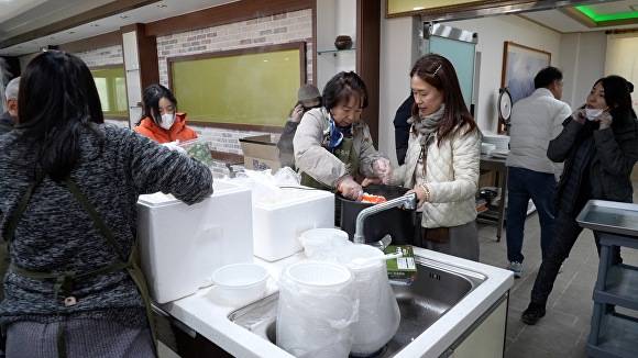 포항 죽림사가 고운사 산불 피해 복구 봉사자들을 위한 음식을 준비하고 있다. [사진=죽림사]
