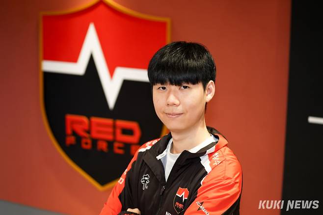 농심 레드포스 소속 '리헨즈' 손시우 선수가 28일 서울 구로구 사옥에서 쿠키뉴스와 인터뷰하고 있다. 유희태 기자