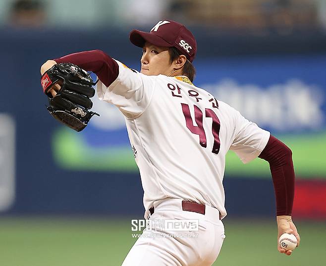 ▲ 군 복무를 수행하면서 팔꿈치 수술 재활을 병행하고 있는 안우진 ⓒ곽혜미 기자