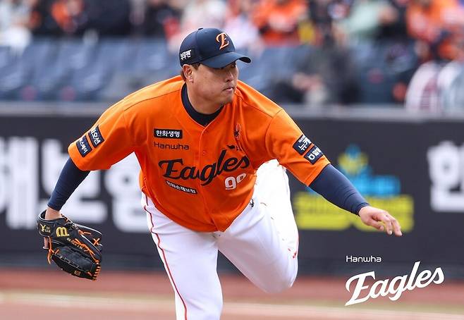 ▲ 6이닝 2실점으로 분전했으나 시즌 첫 승이 다시 손에 잡히지 않은 류현진 ⓒ한화이글스