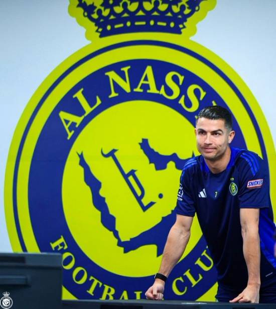 영국 매체 '더선'이 30일(한국시간) 호날두의 소속팀 알 나스르가 호날두를 화나게 한 감독을 조만간 경질할 거라고 보도했다.&nbsp;알나스르