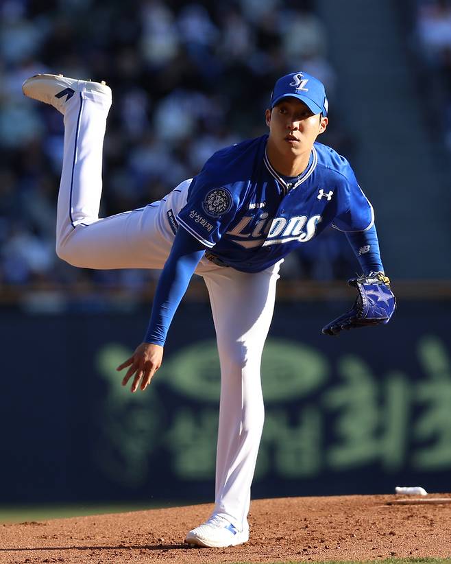 삼성 원태인이 29일 잠실구장에서 열린 2025 KBO리그 두산전에 선발 등판해 역투하고 있다. 사진 | 삼성 라이온즈