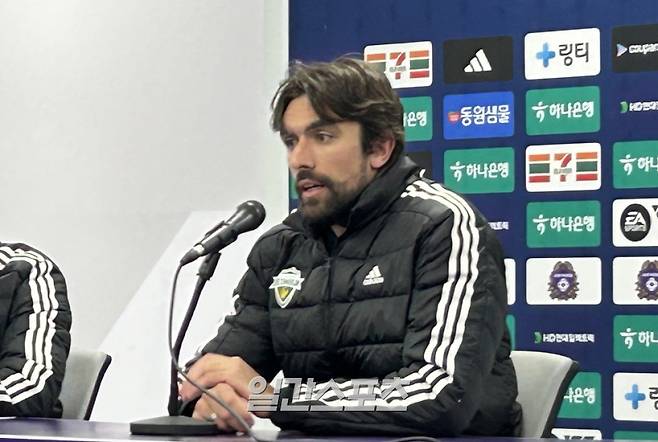 전북 공격수 콤파뇨. 사진=김희웅 기자