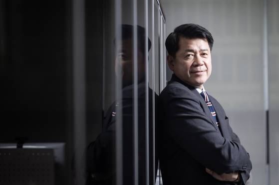 김준형 조국혁신당 의원은 전략적 자율성을 통해 국익을 수호해야 한다고 강조했다. 김 의원이 지난 3월 7일 국회에서 월간중앙과 인터뷰하고 있다. 최기웅 기자