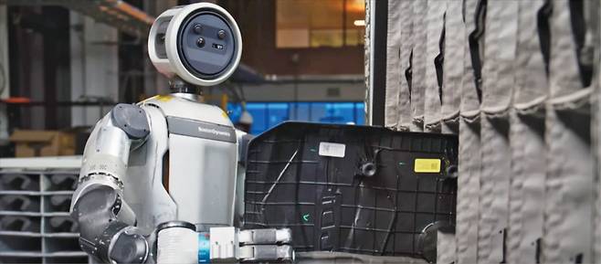 보스턴다이내믹스의 휴머노이드 ‘아틀라스’.  보스턴다이내믹스 제공