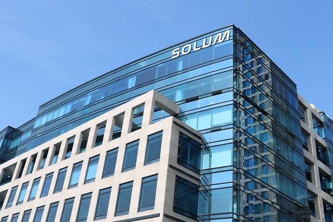 삼성전기에서 분사해 ESL(전자가격표시기) 시장의 강자로 떠올랐던 솔루엠이  글로벌 경쟁사들은 나란히 성장세를 이어가는 가운데 최근 급격한 실적 부진에 빠졌다. 사진은 경기 용인 소재 솔루엠 본사 전경.  /사진=솔루엠 제공