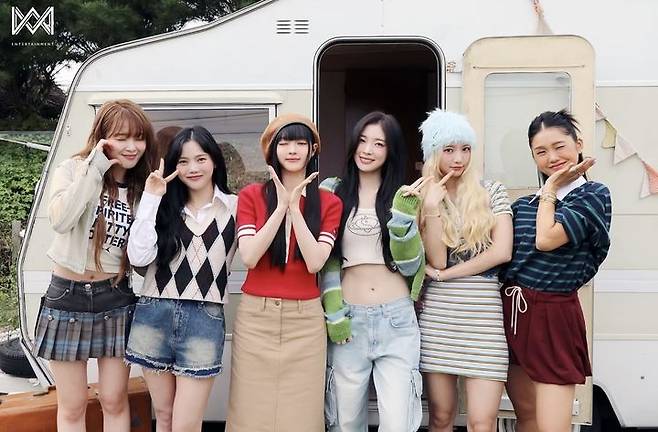 [서울=뉴시스] 오마이걸. (사진 = 알비더블유·WM엔터테인먼트 제공) 2025.02.26. photo@newsis.com *재판매 및 DB 금지