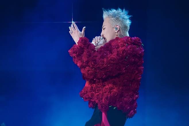 첫날 공연은 한 번 지연된 저녁 7시에서 다시 43분 늦어져 7시 43분에 시작됐다. 갤럭시코퍼레이션 제공