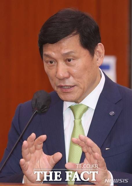 허구연 한국야구위원회(KBO) 총재가 지난달 29일 일어난 창원NC파크 구조물 추락 사고 당시 현장에 있었던 것으로 밝혀졌다. /뉴시스