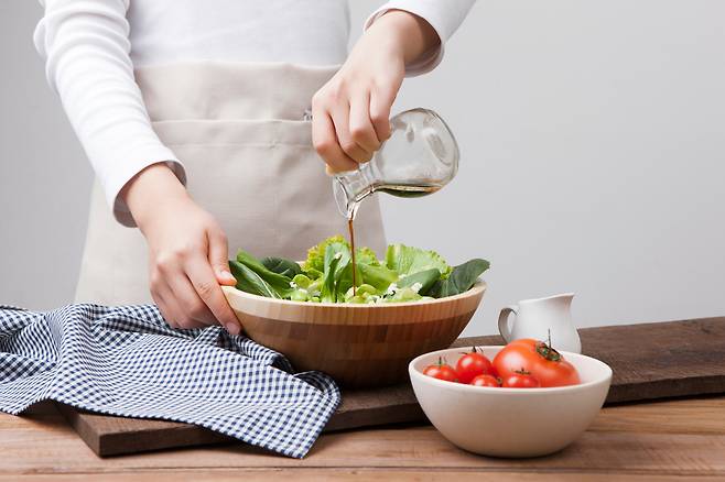 채소는 생으로 먹거나 살짝 익혀 먹는 게 가장 좋다./클립아트코리아