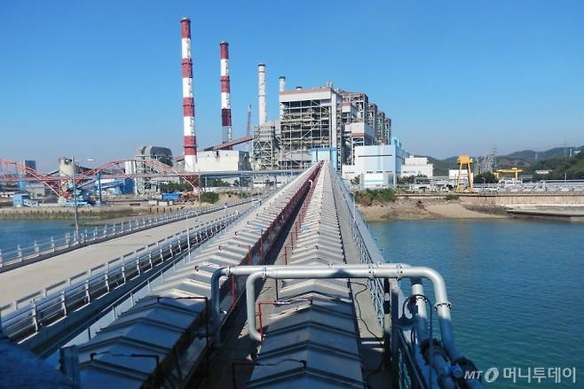 현대로템이 시공한 보령발전본부 공기부상 컨베이어/사진제공=현대로템