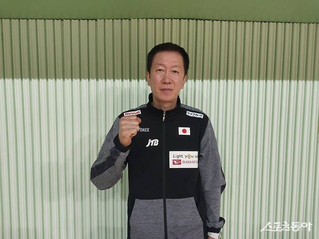 박주봉 전 일본배드민턴대표팀 감독은 최근 한국대표팀 감독 공개 모집에 지원했다. 3일 면접을 앞둔 그가 선수시절에 이어 감독으로서도 태극마크를 달 수 있을지 궁금하다. 사진은 2023년 4월 충남 서산에서 열린 제38회 한·일국가대항배드민턴경기대회에서 일본대표팀을 이끌고 방한한 박 전 감독. 권재민 기자 jmart220@donga.com