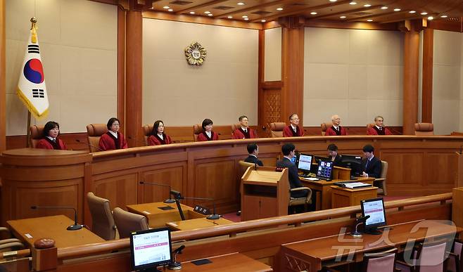 헌법재판관들이 서울 종로구 헌법재판소 대심판정에 앉아 있다. (공동취재) 2025.3.24/뉴스1 ⓒ News1 박정호 기자